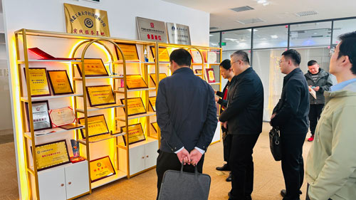 金狮贵宾会·宾至如归-尊贵显赫